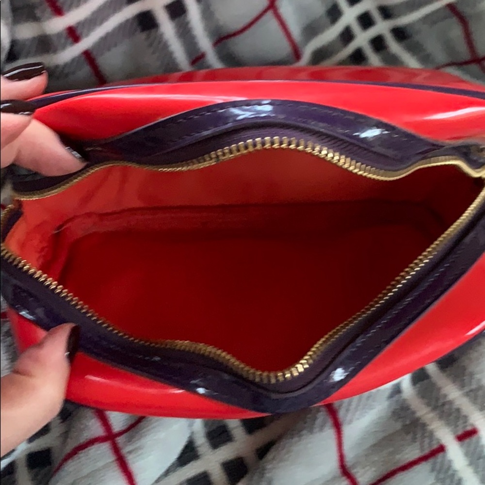 Tory Burch (NWOT) Vibrant Red Cosmetic Case with Navy Logo - Picture 3 of 3